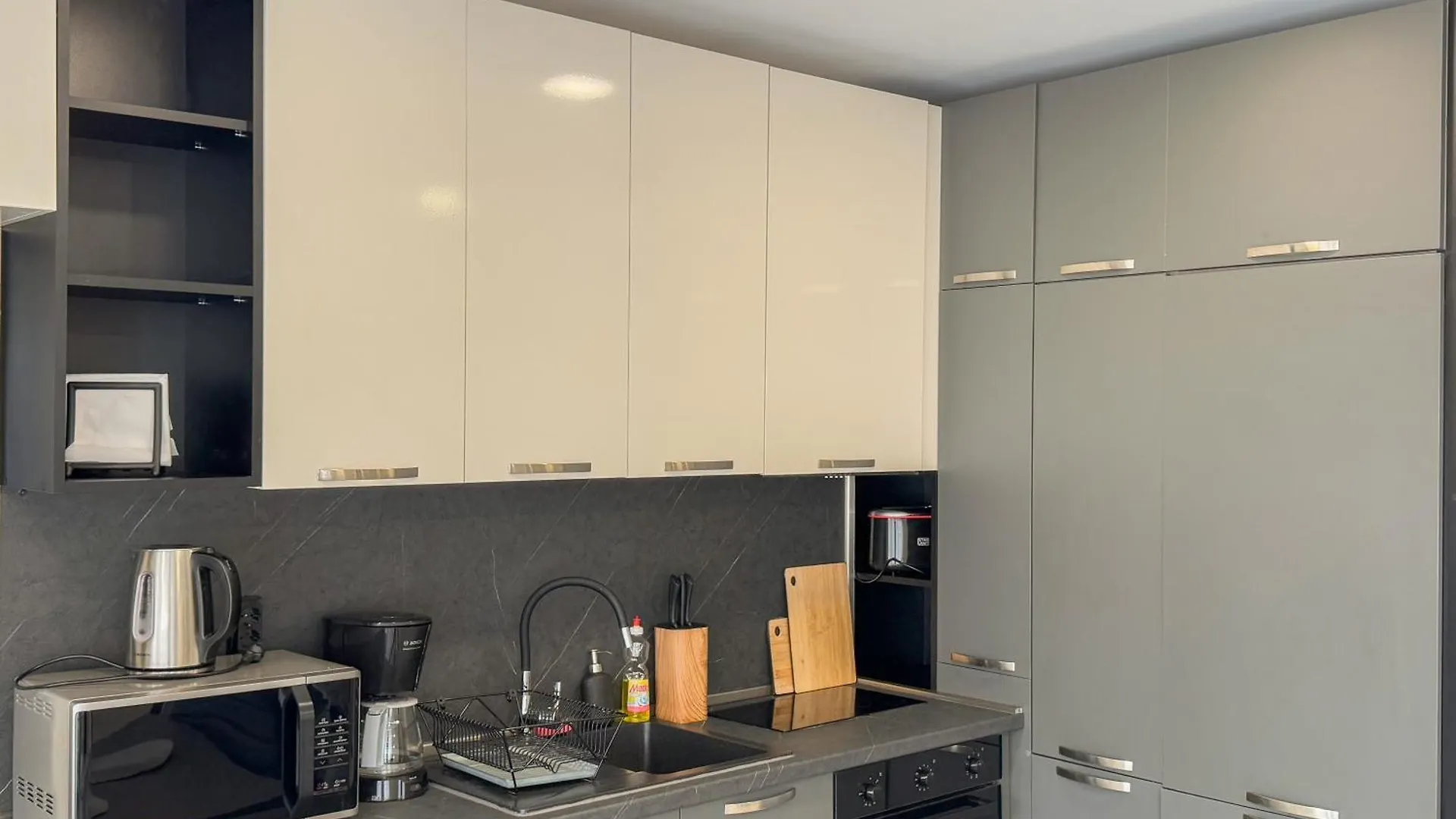 Appartamento Elite Business Residence With Free Gym Pass And Full Office Setup Plovdiv