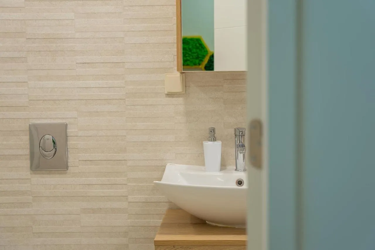 Apartment Elite Business Residence With Free Gym Pass And Full Office Setup Plovdiv Bulgaria