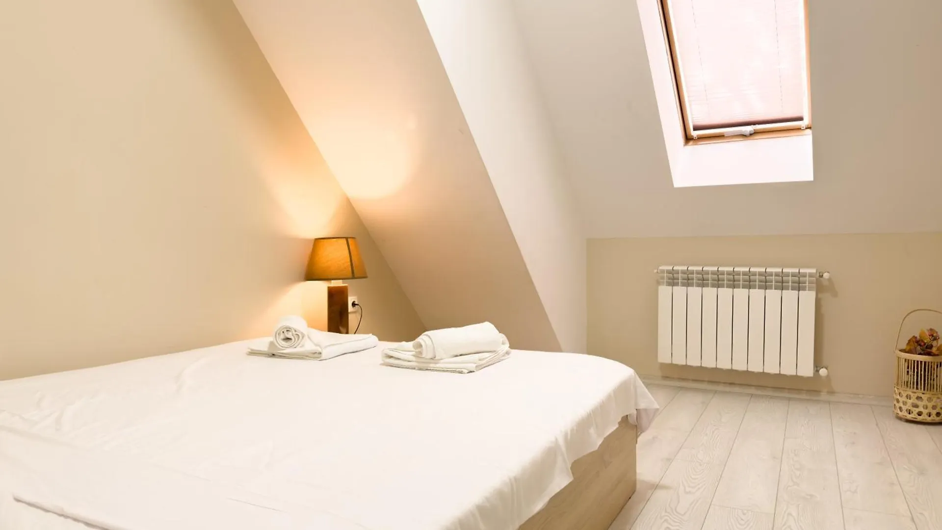 Elite Business Residence With Free Gym Pass And Full Office Setup Plovdiv Apartment
