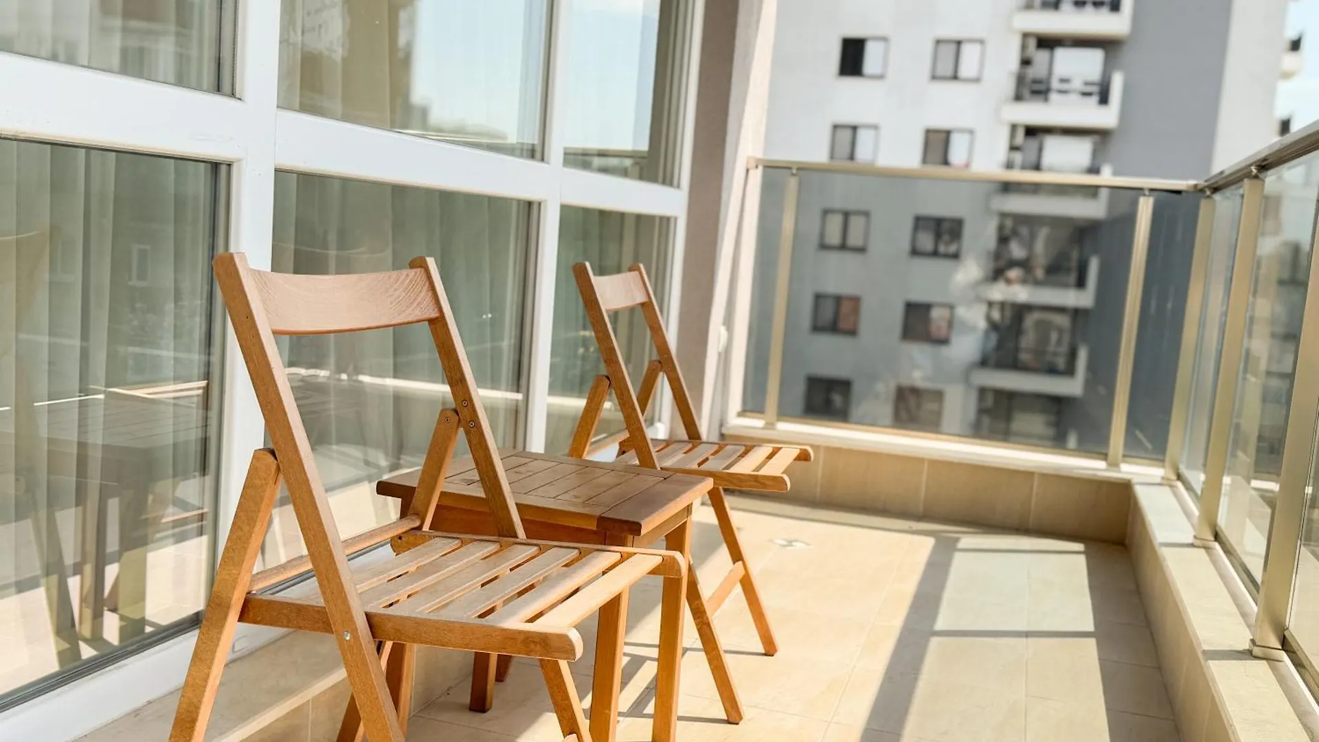 Apartment Elite Business Residence With Free Gym Pass And Full Office Setup Plovdiv Bulgaria